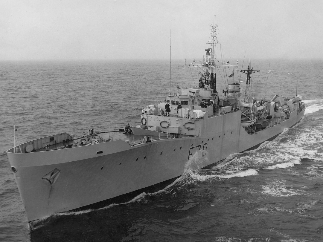 HMS Blackwood Royal Navy Blackwood Class Frigate a
