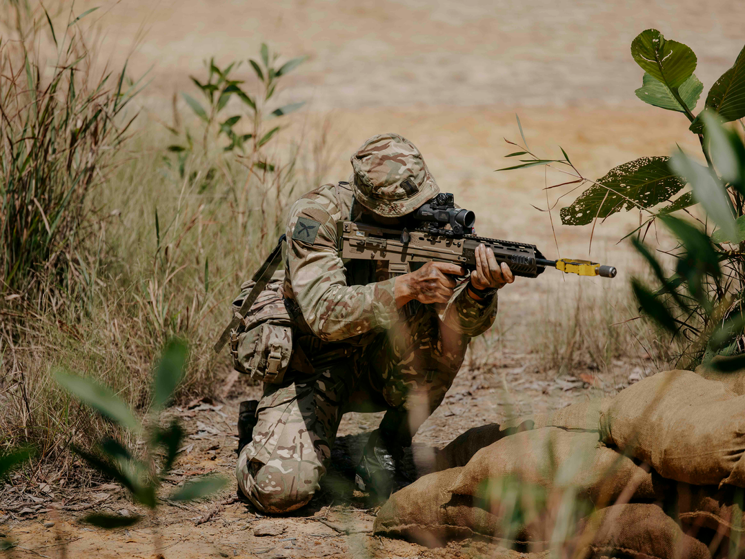 Royal Gurkha Rifleman with rifle Photo Print - British Army Hampshire Prints 6 x 4 No Frame No