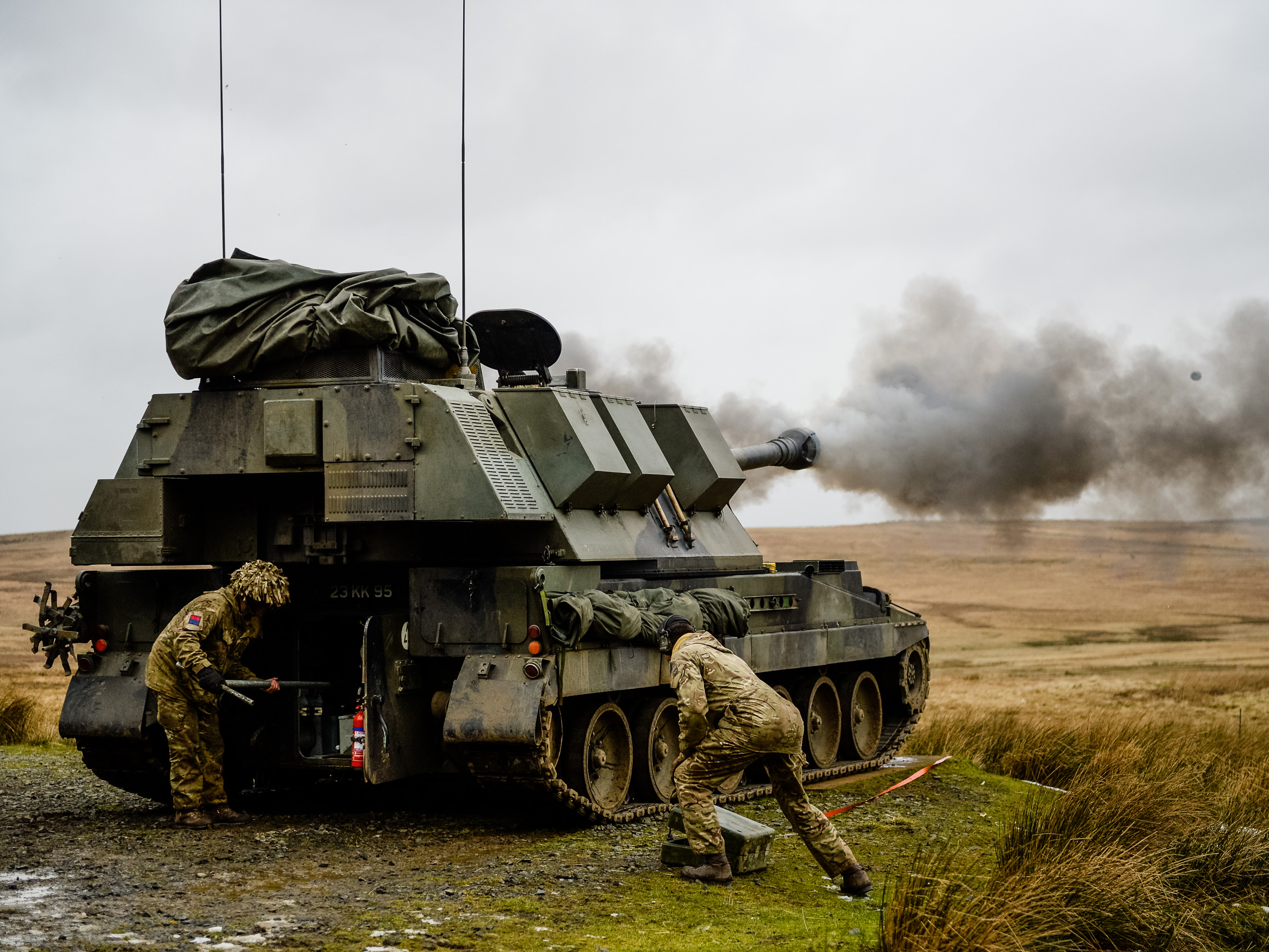 British Army AS90 Self Propelled Artillery Vehicle Firing Photo Print british-army-as90-self-propelled-artillery-vehicle-firing-photo-print