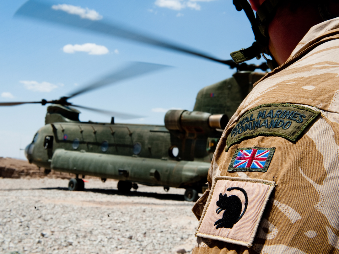 Royal Marines Commando and Chinook Photo Print - 40 Commando Hampshire Prints 6 x 4 No Frame No