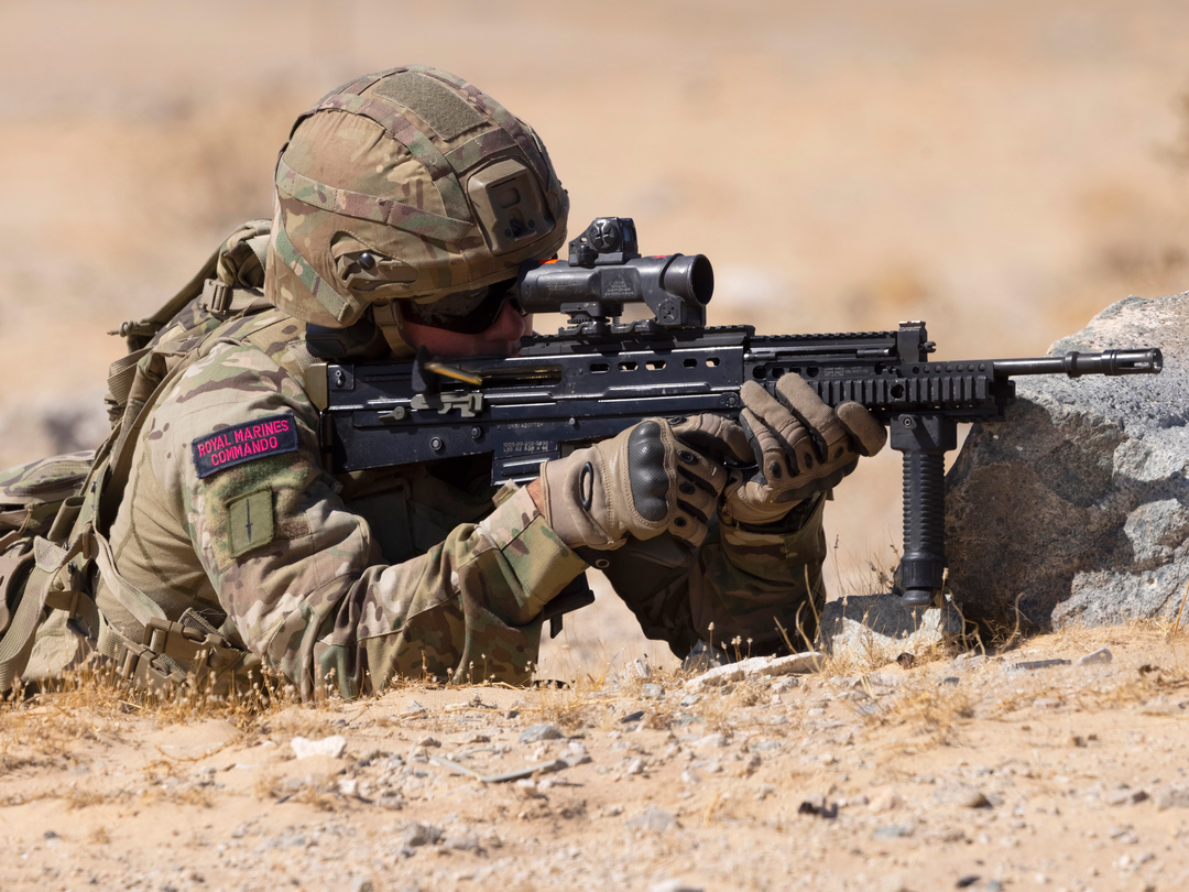 Royal Marine Commando firing Weapon Photo Print - 30 Commando Hampshire Prints 6 x 4 No Frame No