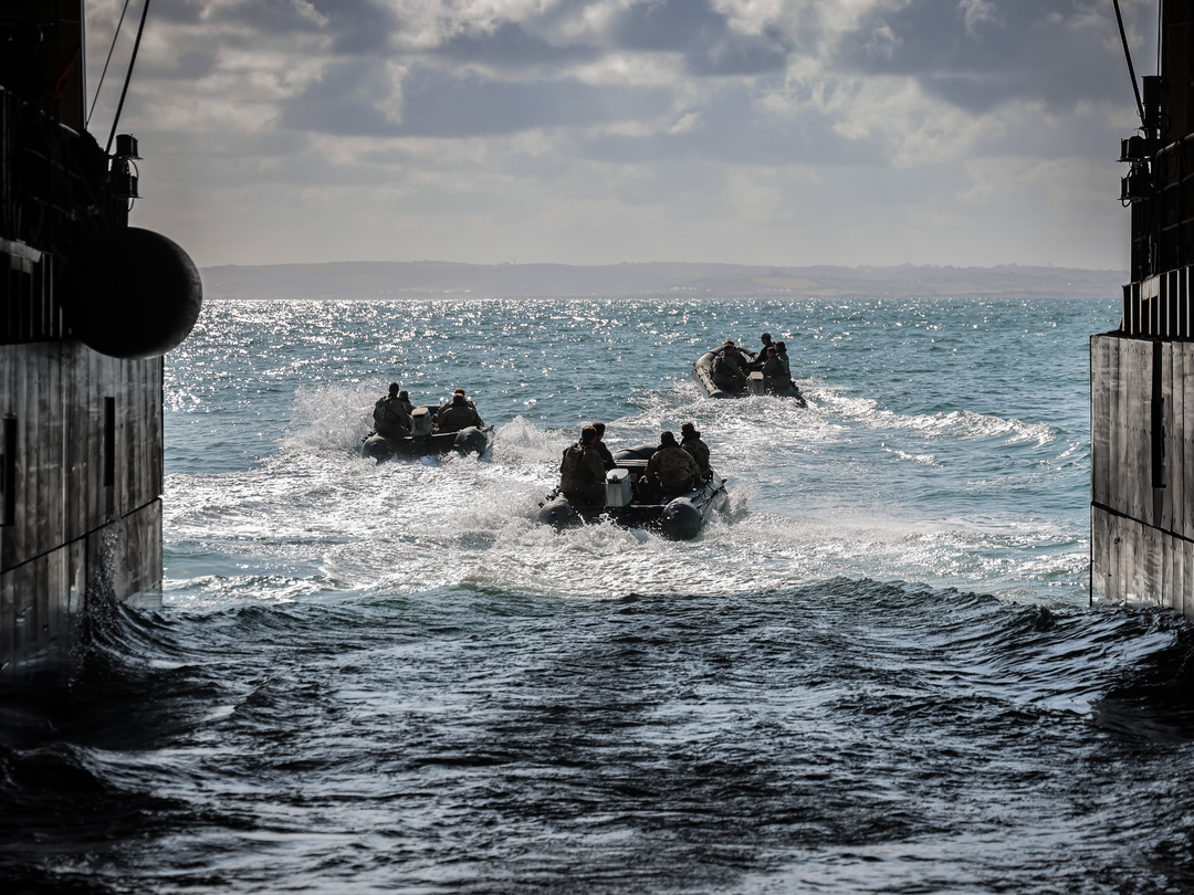 Royal Marines Deploy From RFA Lyme Bay Photo Print - Commando Hampshire Prints 6 x 4 No Frame No