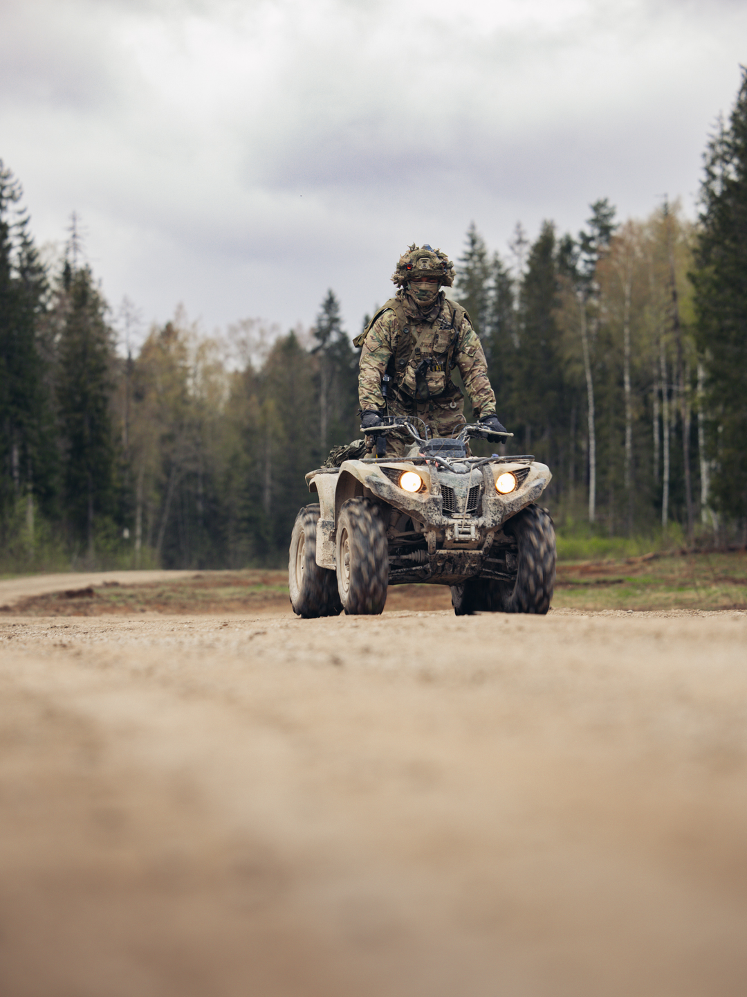 1 Mercian Soldier Riding a Quad bike Photo Print - British Army Hampshire Prints 6 x 4 No Frame No