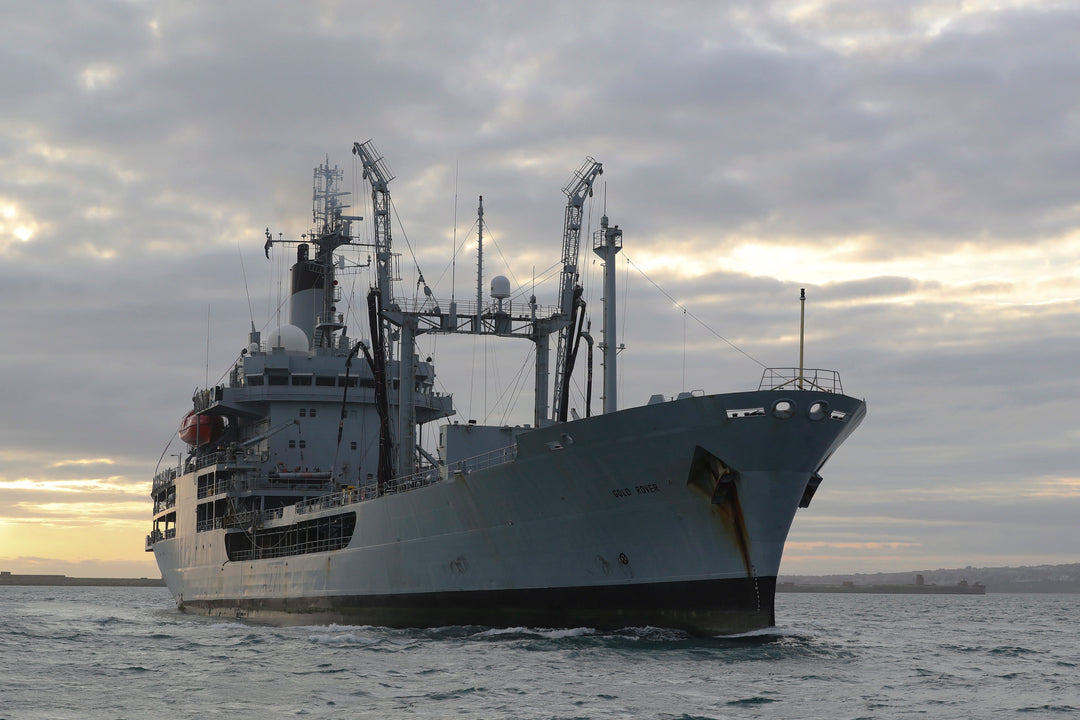 RFA Gold Rover (A271) Photo Print - Low Starboard Bow View - Royal Fleet Auxiliary Rover Class Tanker Hampshire Prints 6 x 4 No Frame No