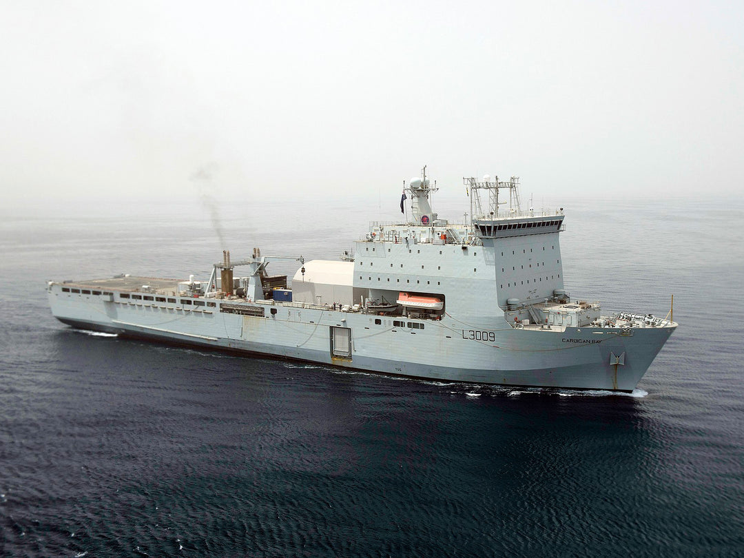 RFA Cardigan Bay (L3009) Photo Print - High Starboard Bow View - Royal Fleet Auxiliary Bay Class Dock Landing Ship Hampshire Prints 6 x 4 No Frame No