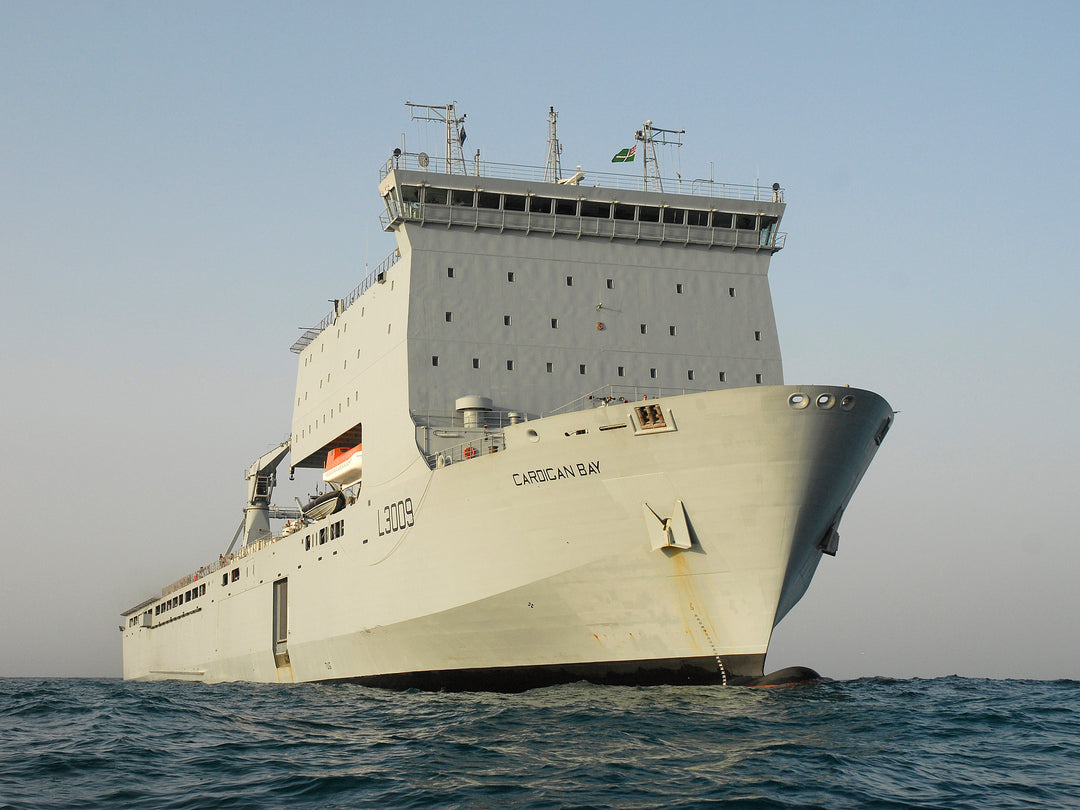 RFA Cardigan Bay (L3009) Photo Print - Starboard Bow View - Royal Fleet Auxiliary Bay Class Dock Landing Ship Hampshire Prints 6 x 4 No Frame No