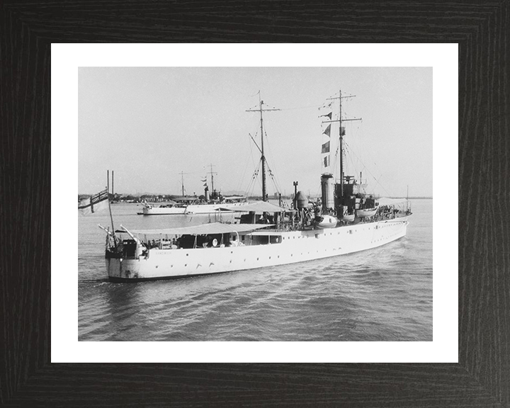HMS Sandwich (L12) Photo Print - Leaving Port 1933 - Royal Navy Bridgewater Class Sloop Hampshire Prints 10 x 8 Black Frame Yes