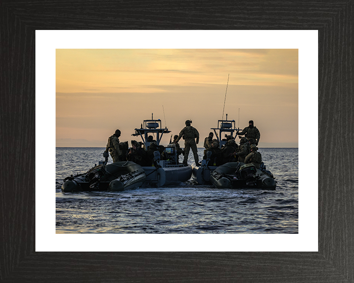 Royal Marines Commandos cross deck from Commando Raiding Craft Photo Print - 40 Commando Hampshire Prints 10 x 8 Black Frame Yes