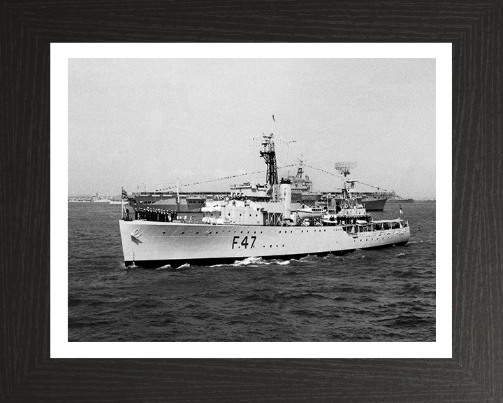 HMS Fleetwood (F47) Photo Print - Port Side View - Royal Navy Grimsby Class Sloop Hampshire Prints 10 x 8 Black Frame Yes