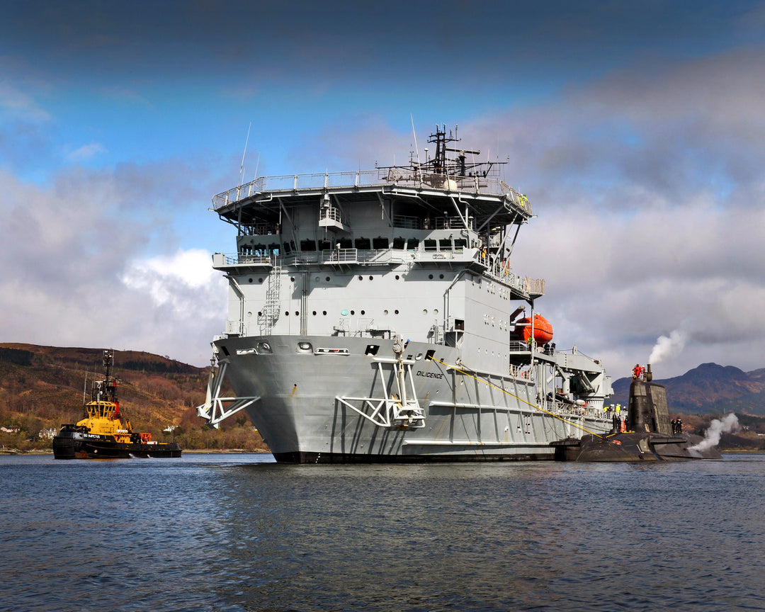 RFA Diligence (A132) Photo Print - With Submarine - Royal Fleet Auxiliary Forward Repair Ship Hampshire Prints 6 x 4 No Frame No