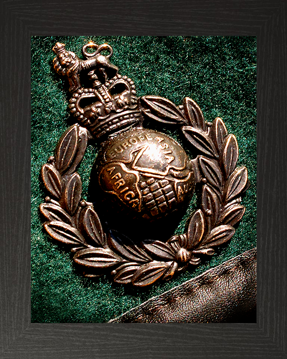 Royal Marine Commando Green Beret and badge closeup Photo Print Hampshire Prints 10 x 8 Black Frame No