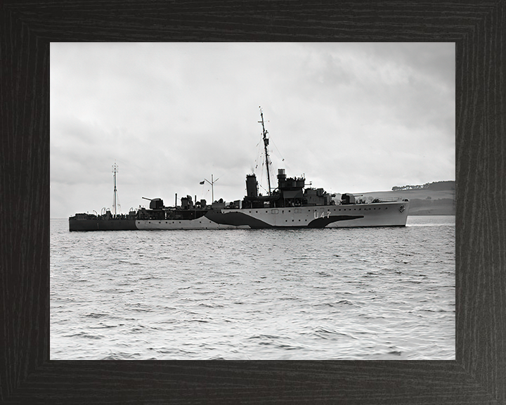 HMS Fleetwood (U47) Photo Print - Starboard View - Royal Navy Grimsby Class Sloop Hampshire Prints 10 x 8 Black Frame No