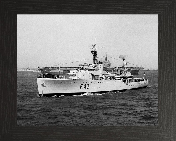 HMS Fleetwood (F47) Photo Print - Port Side View - Royal Navy Grimsby Class Sloop Hampshire Prints 10 x 8 Black Frame No