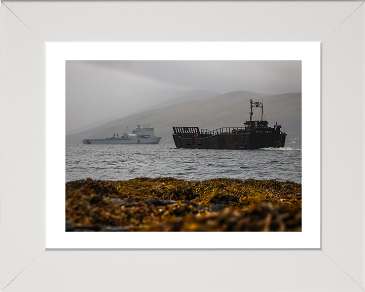 Royal Marine Landing Craft Utility (LCU) Underway Photo Print - 40 Commando Hampshire Prints 10 x 8 White Frame Yes