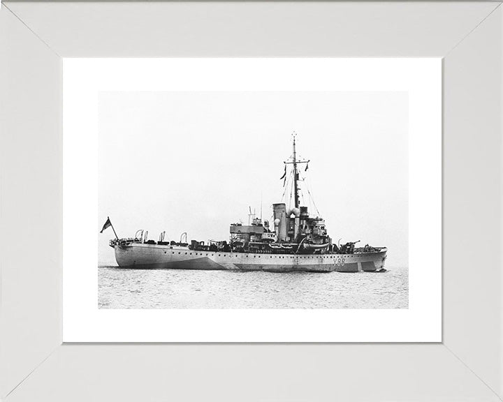 HMS Totland (Y88) Photo Print - Underway - Royal Navy Banff Class Sloop Hampshire Prints 10 x 8 White Frame Yes