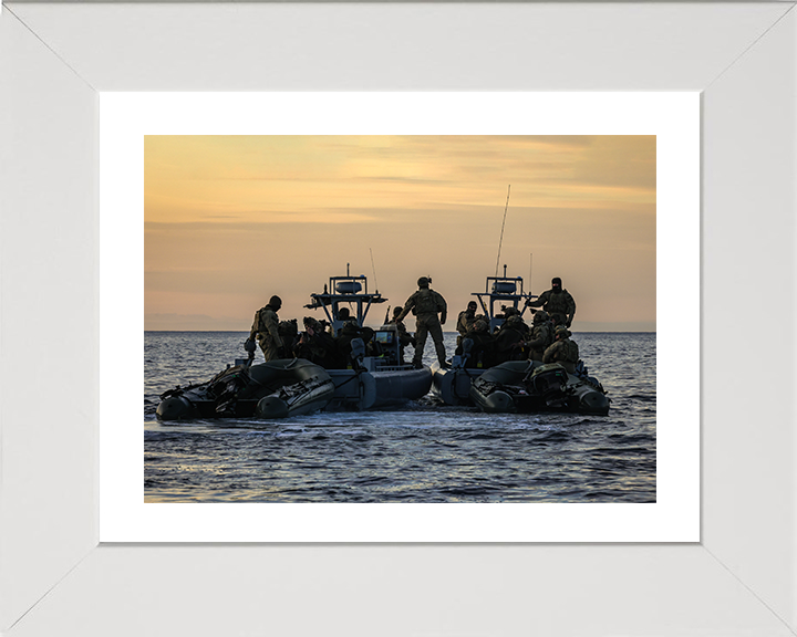 Royal Marines Commandos cross deck from Commando Raiding Craft Photo Print - 40 Commando Hampshire Prints 10 x 8 White Frame Yes