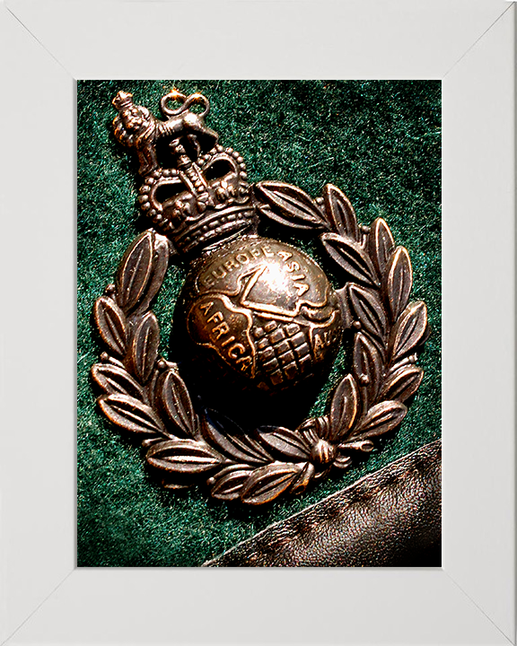 Royal Marine Commando Green Beret and badge closeup Photo Print Hampshire Prints 10 x 8 White Frame No
