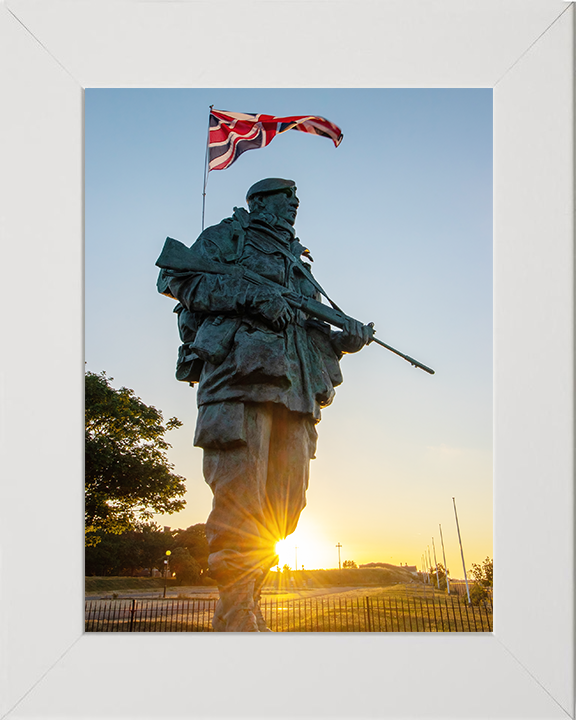 Royal Marines Commando Yomper Statue Southsea Photo Print Hampshire Prints 10 x 8 White Frame No
