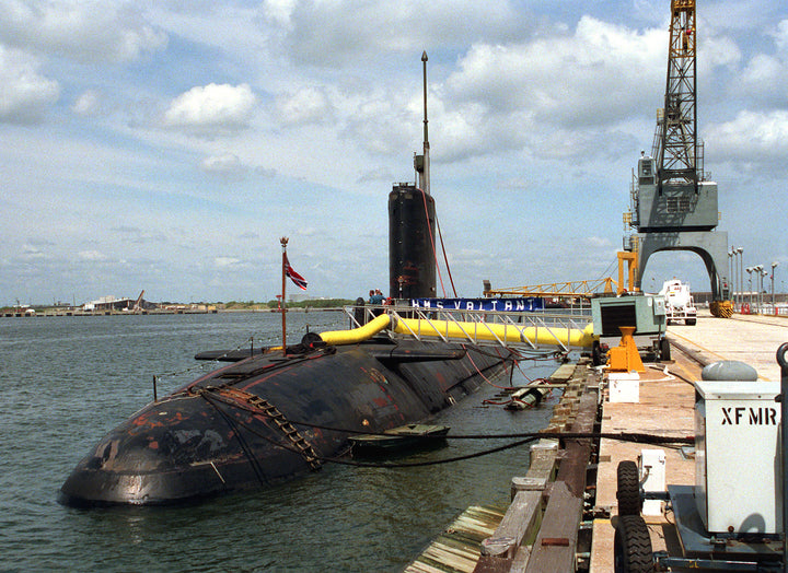 HMS Valiant (S102) Photo Print - Alongside - Royal Navy Valiant Class Submarine Hampshire Prints 6 x 4 No Frame No