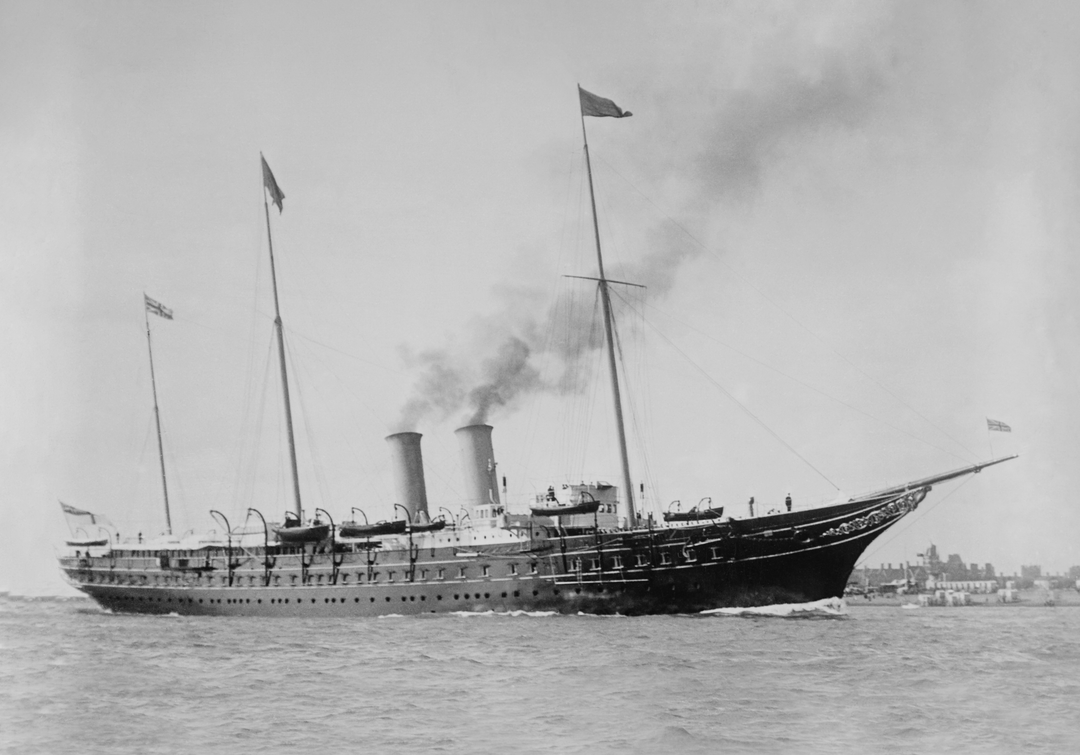 HMY Victoria and Albert Photo Print - Underway - Royal Navy Royal Yacht Hampshire Prints 6 x 4 No Frame No