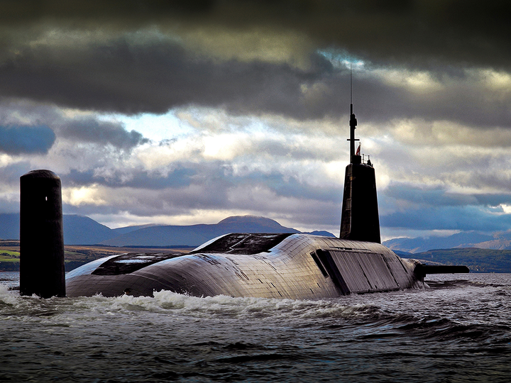 HMS Vengeance (S31) Photo Print - Starboard Quarter View - Royal Navy Vanguard Class Submarine Hampshire Prints 6 x 4 No Frame No