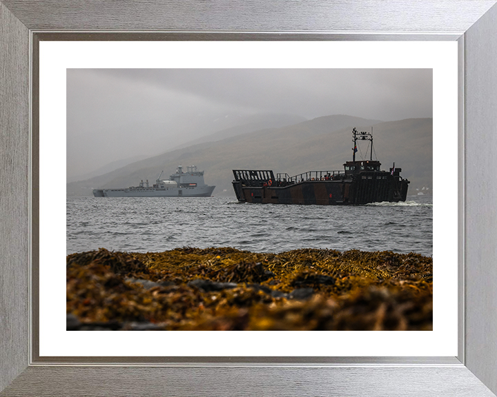 Royal Marine Landing Craft Utility (LCU) Underway Photo Print - 40 Commando Hampshire Prints 10 x 8 Silver Frame Yes