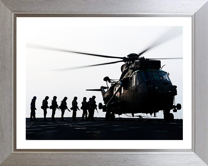 Royal Marines Commandos Boarding a Sea King Helicopter Photo Print - 40 Commando Hampshire Prints 10 x 8 Silver Frame Yes