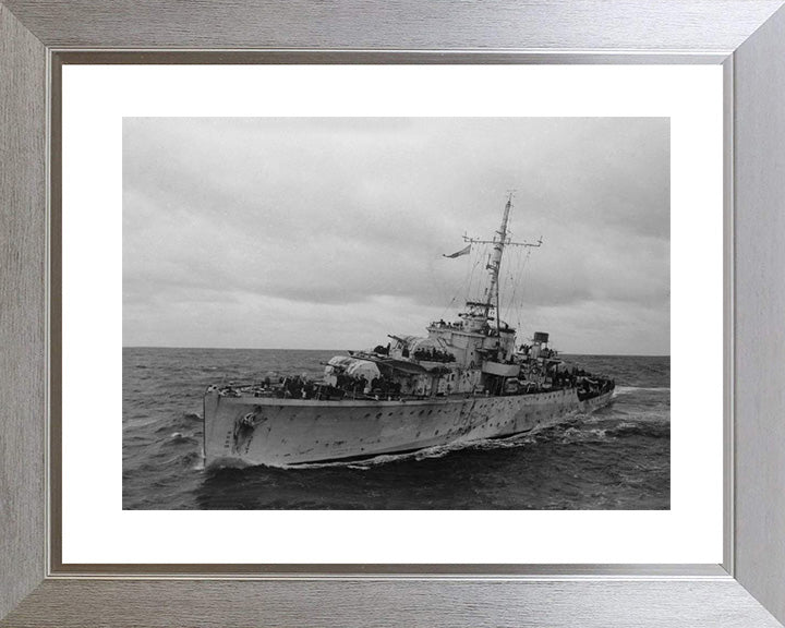 HMS Pelican (L86) (U86) Photo Print - Port Side View - Royal Navy Egret Class Sloop Hampshire Prints 10 x 8 Silver Frame Yes