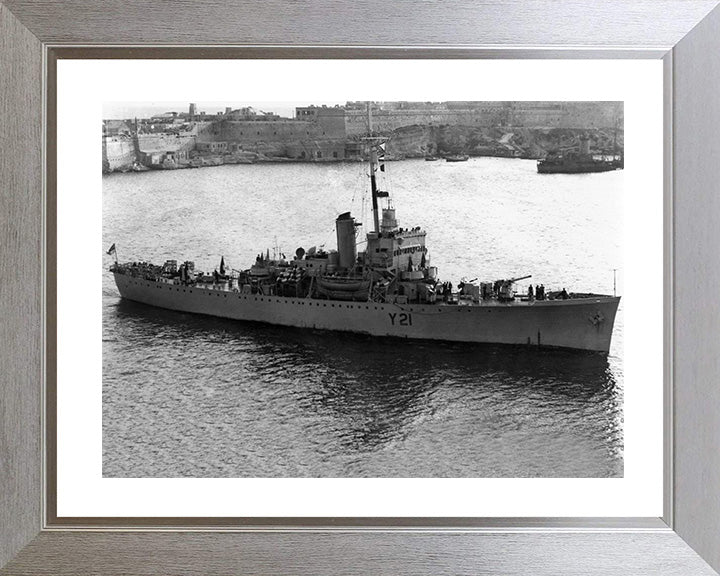 HMS Sennen (Y21) Photo Print - Valletta Malta - Royal Navy Banff Class Sloop Hampshire Prints 10 x 8 Silver Frame Yes