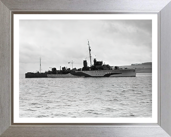 HMS Fleetwood (U47) Photo Print - Starboard View - Royal Navy Grimsby Class Sloop Hampshire Prints 10 x 8 Silver Frame Yes
