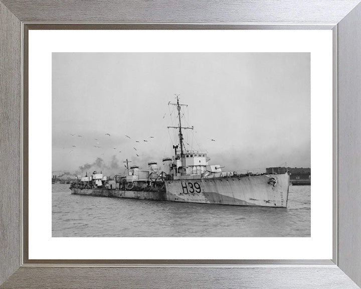 HMS Skate (1917) Photo Print - Starboard View - Royal Navy R Class Destroyer Hampshire Prints 10 x 8 Silver Frame Yes