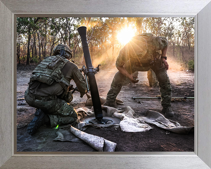 Royal Marine Commandos Mortar Team Photo Print - 40 Commando Hampshire Prints 10 x 8 Silver Frame No