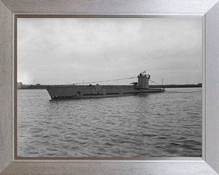 HMS Venturer (P68) Photo Print - Port Side View - Royal Navy V Class Submarine Hampshire Prints 10 x 8 Silver Frame No