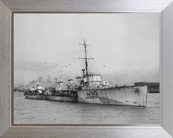 HMS Skate (1917) Photo Print - Starboard View - Royal Navy R Class Destroyer Hampshire Prints 10 x 8 Silver Frame No