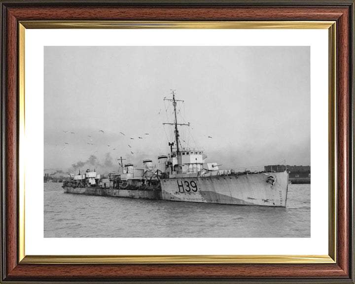 HMS Skate (1917) Photo Print - Starboard View - Royal Navy R Class Destroyer Hampshire Prints 10 x 8 Classic Frame Yes