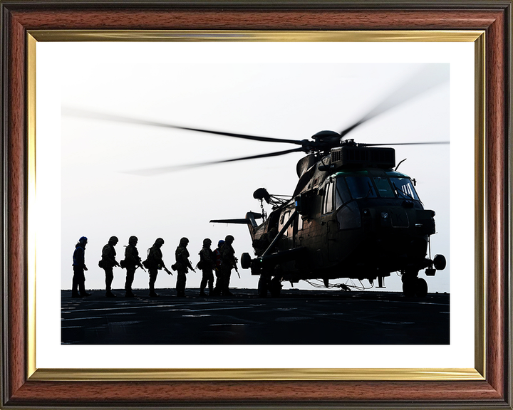 Royal Marines Commandos Boarding a Sea King Helicopter Photo Print - 40 Commando Hampshire Prints 10 x 8 Classic Frame Yes