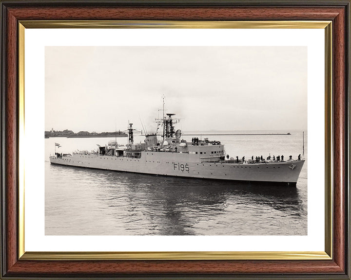 HMS Roebuck (F195) (H95) Photo Print - Starboard View - Royal Navy R Class Destroyer Hampshire Prints 10 x 8 Classic Frame Yes