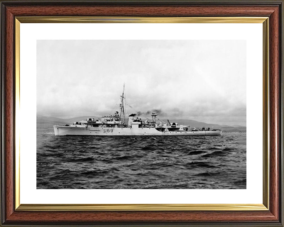 HMS Redpole (U69) Photo Print - Port Beam View - Royal Navy Black Swan Class Sloop Hampshire Prints 10 x 8 Classic Frame Yes