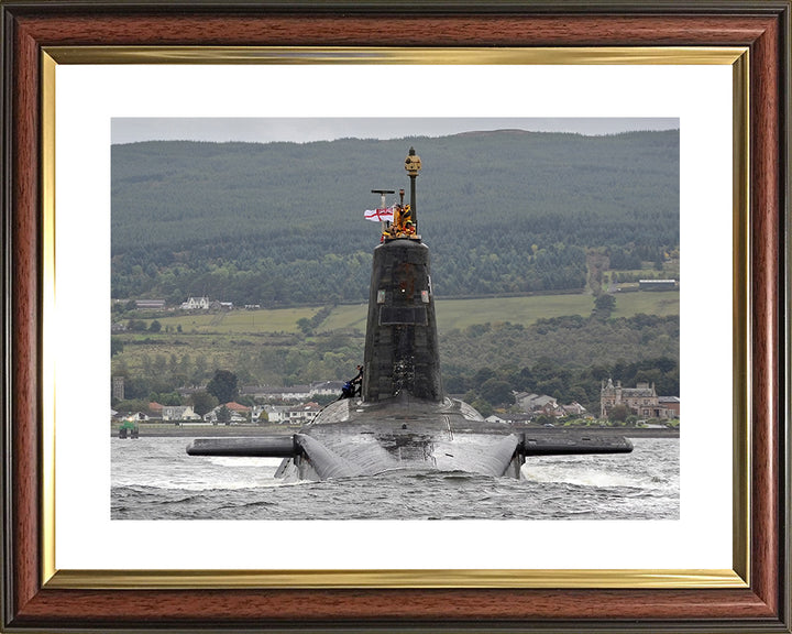 HMS Vanguard (S28) Photo Print - Low Bow View - Royal Navy Vanguard Class Submarine Hampshire Prints 10 x 8 Classic Frame Yes