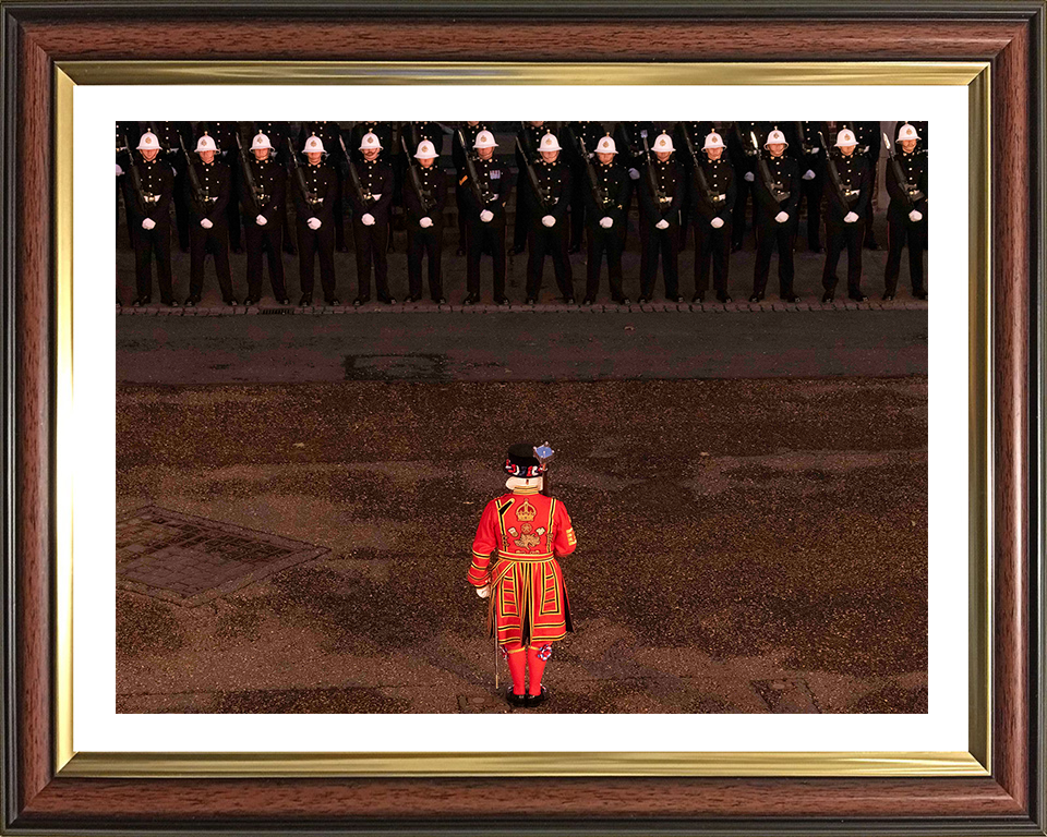 Royal Marines Commandos with a Yeoman Warder Photo Print Hampshire Prints 10 x 8 Classic Frame Yes