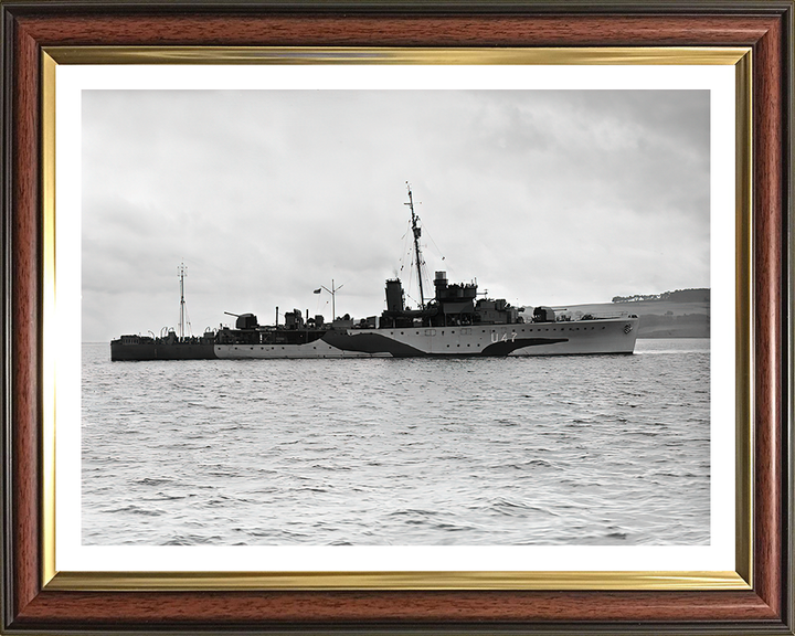 HMS Fleetwood (U47) Photo Print - Starboard View - Royal Navy Grimsby Class Sloop Hampshire Prints 10 x 8 Classic Frame Yes