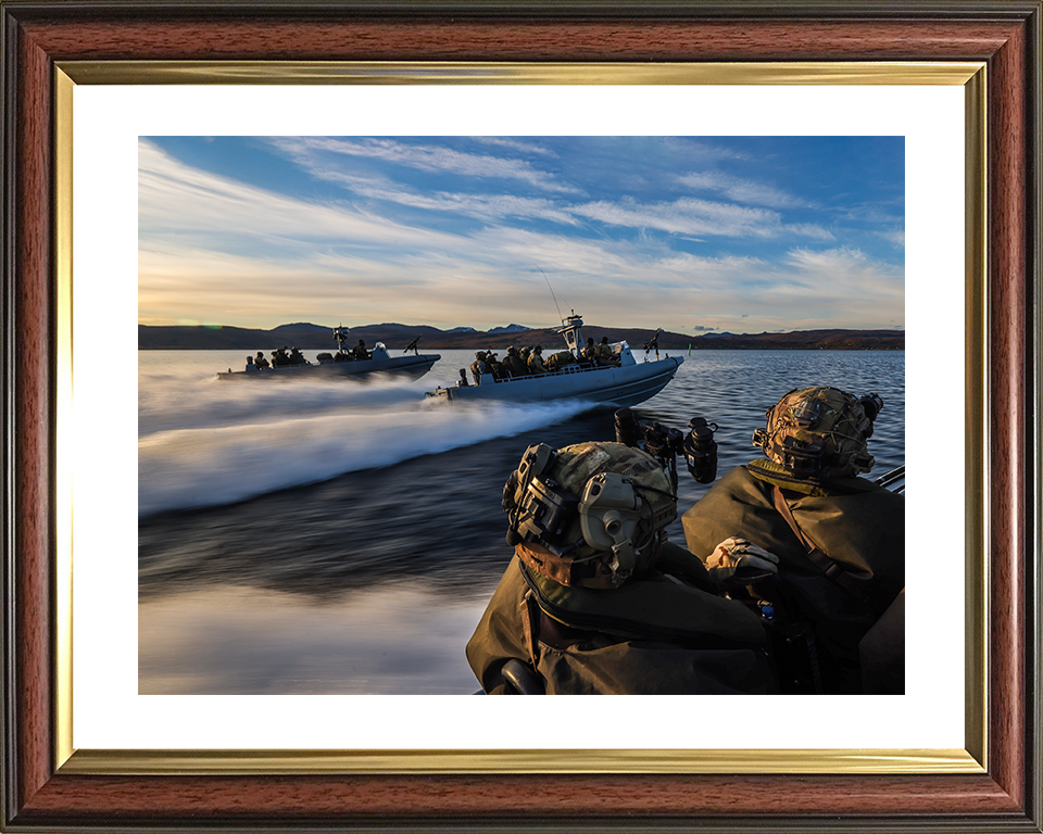 Royal Marines Commando Raiding Craft Underway - 40 Commando Hampshire Prints 10 x 8 Classic Frame Yes