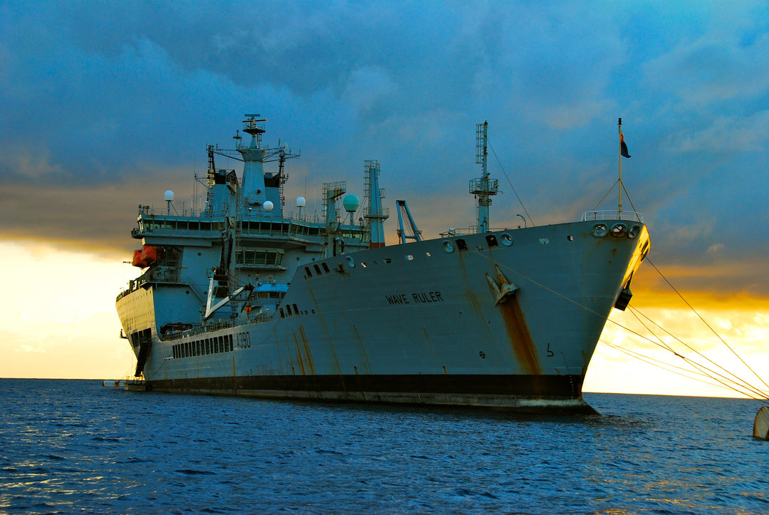 RFA Wave Ruler (A390) Photo Print - At a Buoy - Royal Fleet Auxiliary Wave Class Fleet Tanker Hampshire Prints 6 x 4 No Frame No