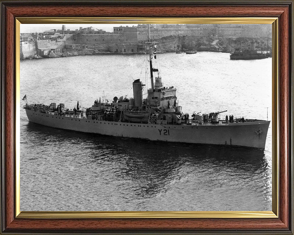 HMS Sennen (Y21) Photo Print - Valletta Malta - Royal Navy Banff Class Sloop Hampshire Prints 10 x 8 Classic Frame No