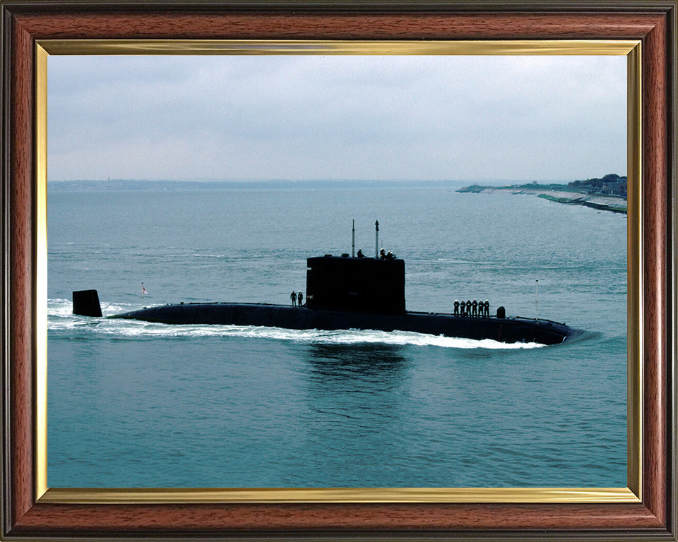 HMS Ursula (S42) Photo Print - Portsmouth - Royal Navy Victoria Class Submarine Hampshire Prints 10 x 8 Classic Frame No