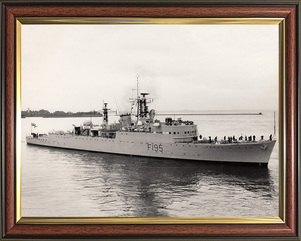 HMS Roebuck (F195) (H95) Photo Print - Starboard View - Royal Navy R Class Destroyer Hampshire Prints 10 x 8 Classic Frame No