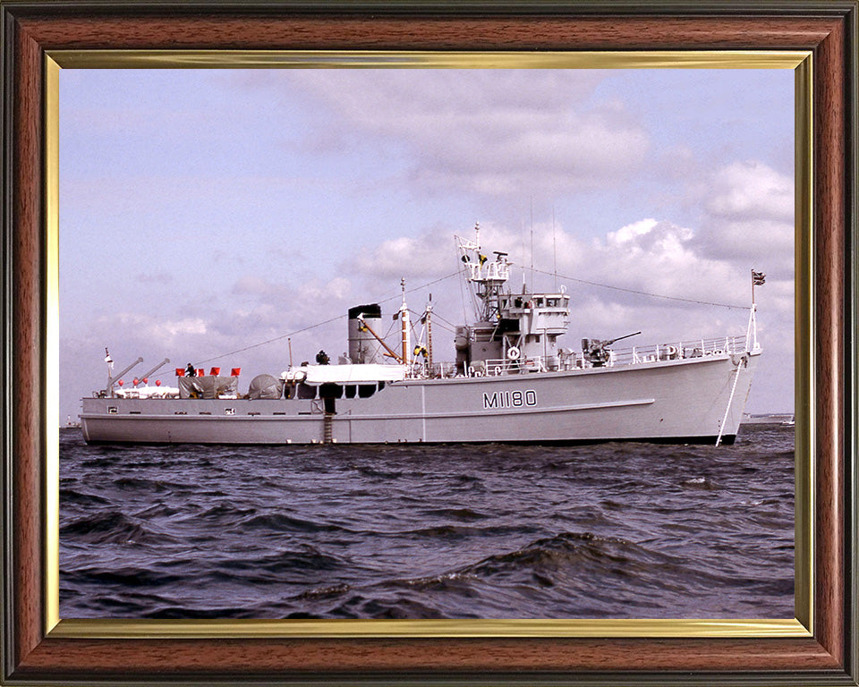 HMS Shavington (M1180) Photo Print - Starboard Beam - Royal Navy Ton Class Minesweeper Hampshire Prints 10 x 8 Classic Frame No