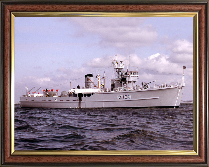 HMS Shavington (M1180) Photo Print - Starboard Beam - Royal Navy Ton Class Minesweeper Hampshire Prints 10 x 8 Classic Frame No