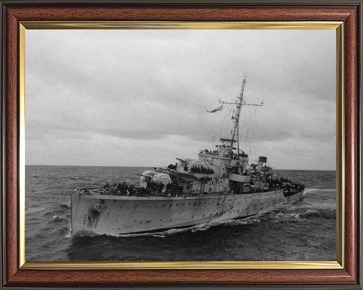 HMS Pelican (L86) (U86) Photo Print - Port Side View - Royal Navy Egret Class Sloop Hampshire Prints 10 x 8 Classic Frame No