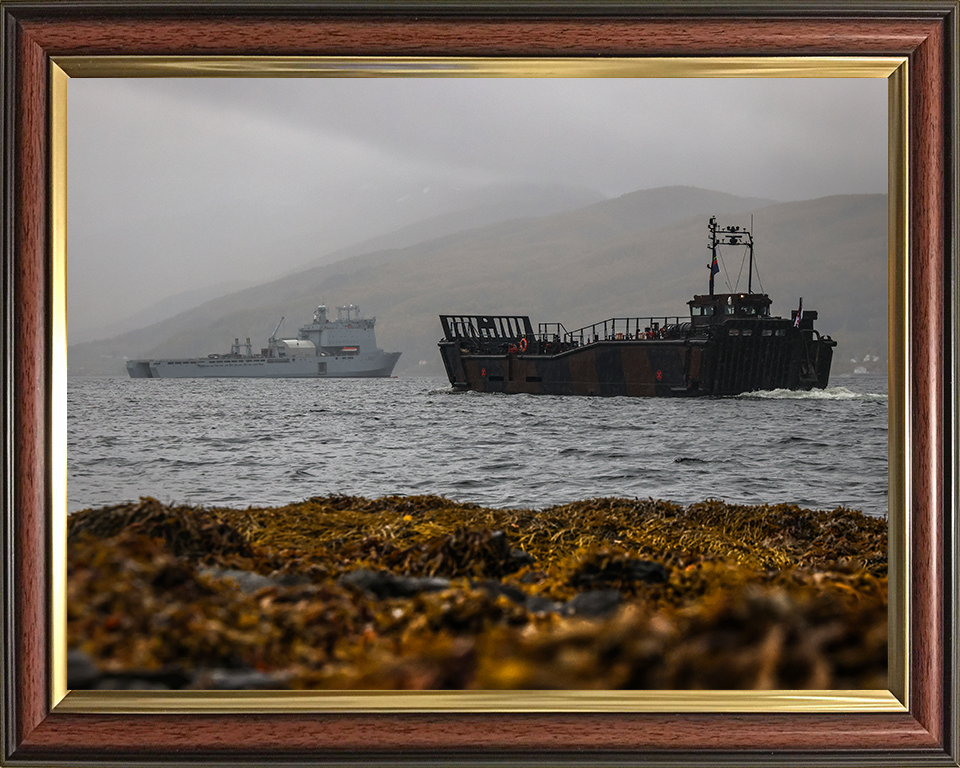 Royal Marine Landing Craft Utility (LCU) Underway Photo Print - 40 Commando Hampshire Prints 10 x 8 Classic Frame No